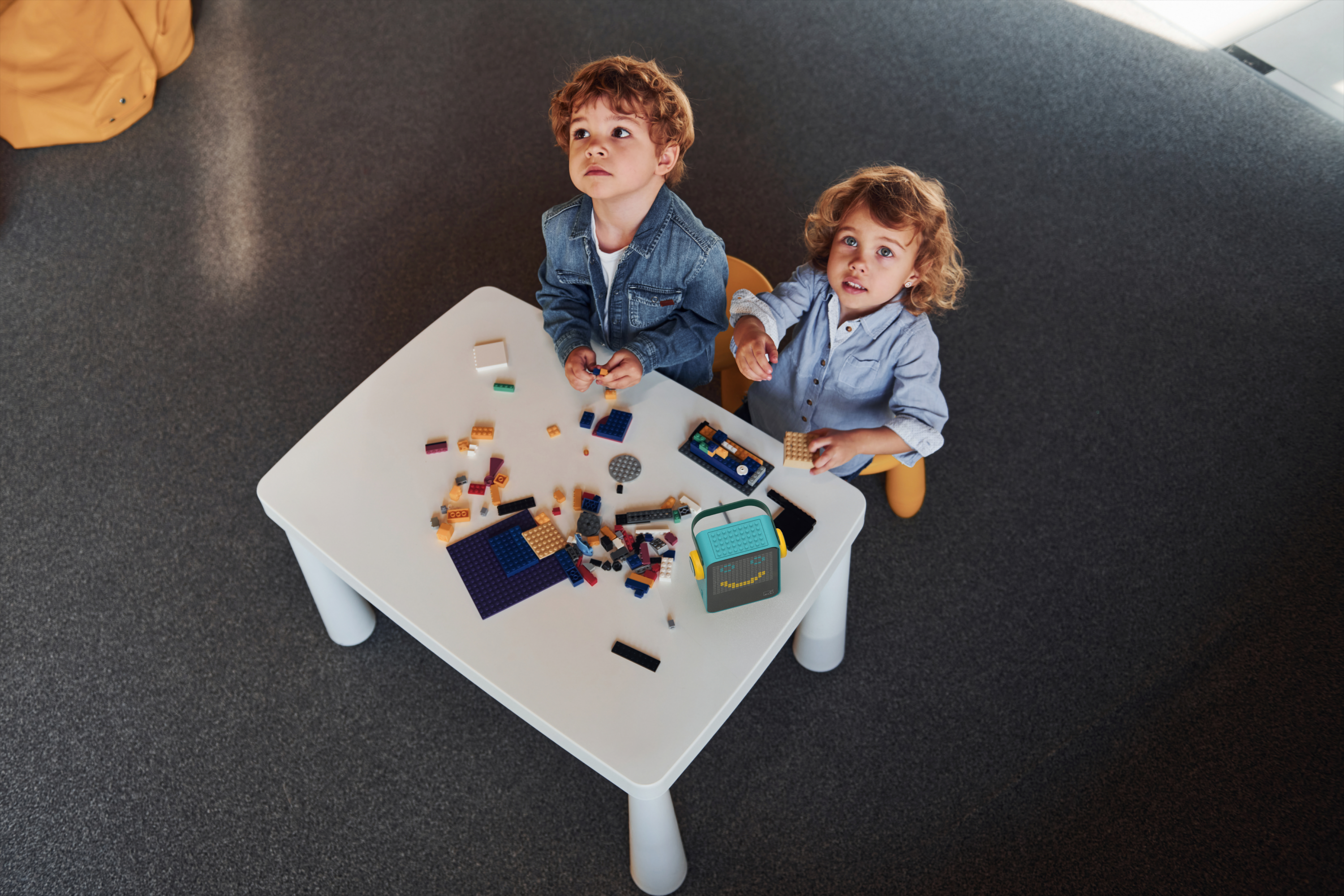 Kids playing with legos